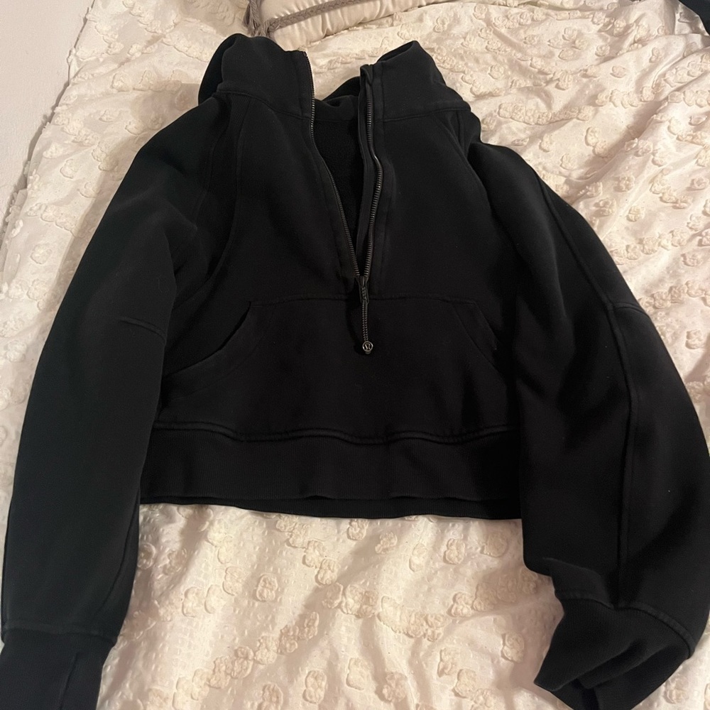 black lululemon scuba jacket